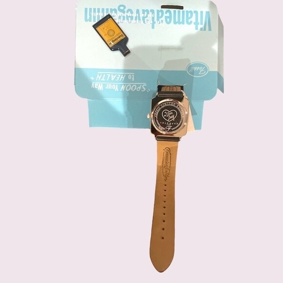 RARE NEW Fossil Limited Edition I Love Lucy Vitameatavegamin Black Leather Watch - Picture 3 of 8